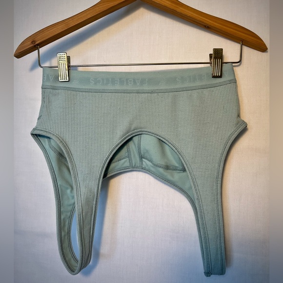 Fabletics Sports bra, sea green, Medium - Picture 3 of 3